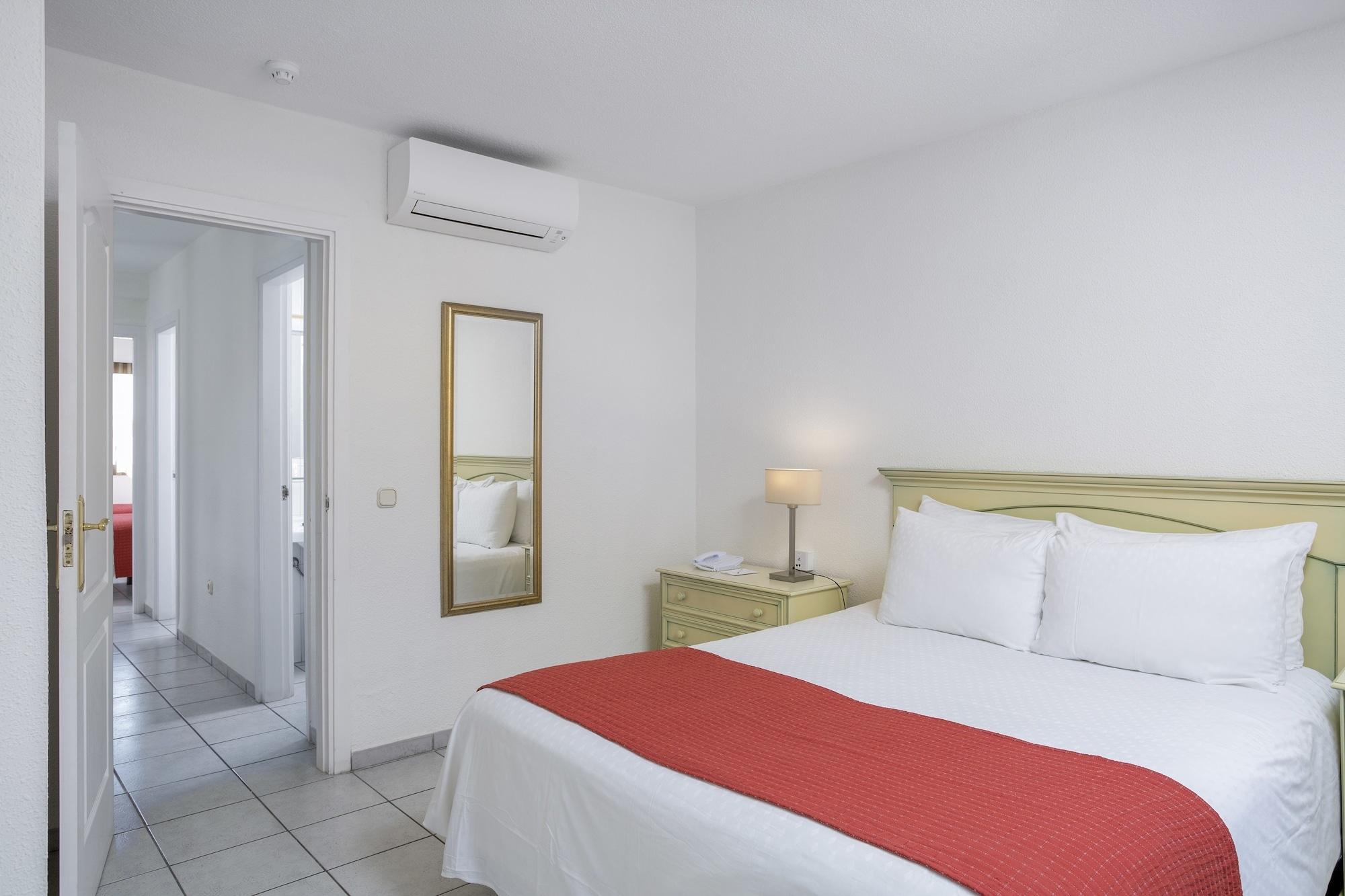 Sunset Bay Club Apartahotel 3*
