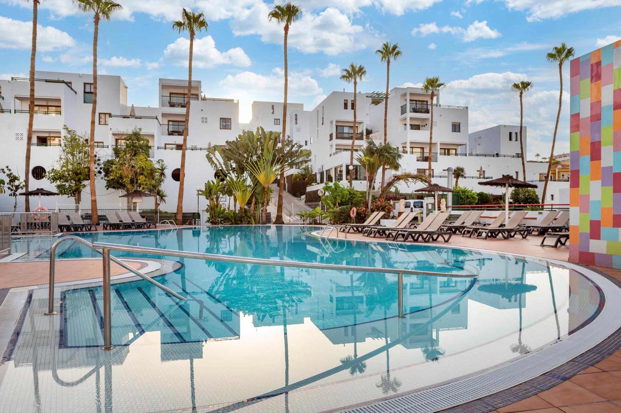 Apartahotel Sunset Bay Club 3*