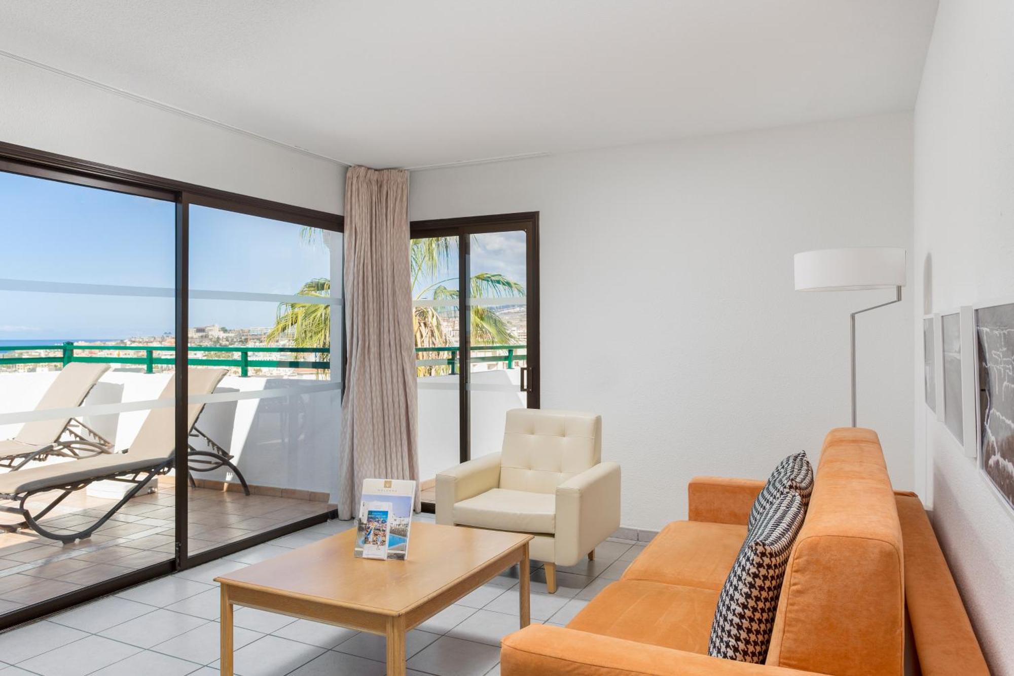 Sunset Bay Club Apartahotel 3*